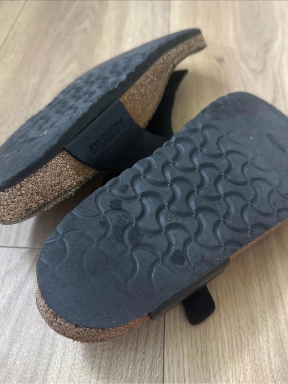Black Birkenstock gizeh sandals with cork sole size 38 #birkenstock #comfort